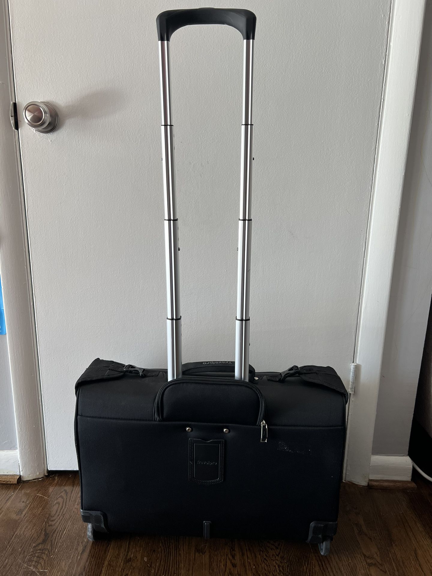 Travelpro Maxlite 5 Carry On Rolling Garment Bag