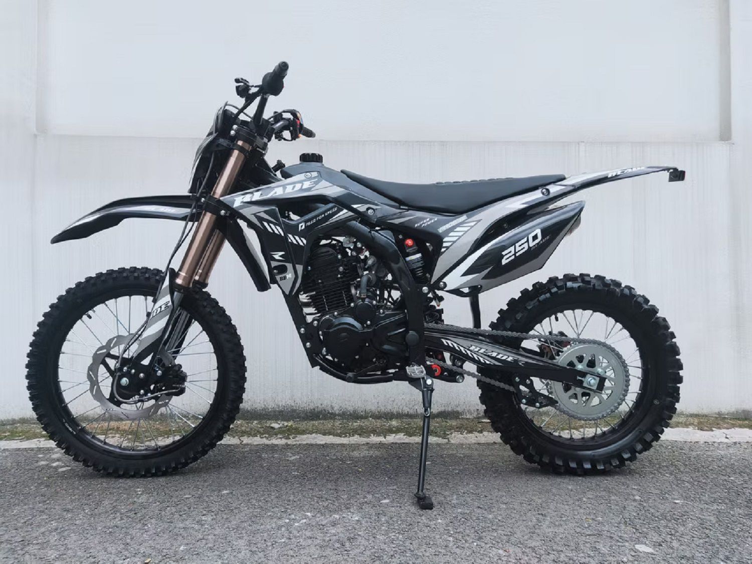 Tiger Blade 250cc Off-road Dirtbike With Nibi Carburetor. 