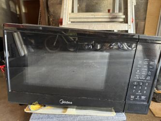 Midea Microwave Oven EM90P02CYP-PMB - 2024, Like New, $60