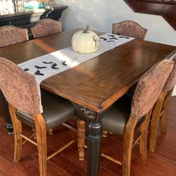 6 Place Family Dining Table And Chairs As New 