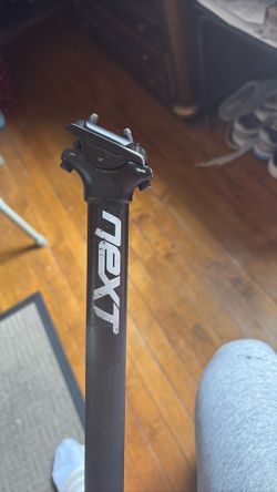 Race Face NEXT. carbon Bars & Seatpost