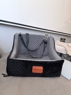 Black & Gray Dog Car Seat – Up to 40 lbs