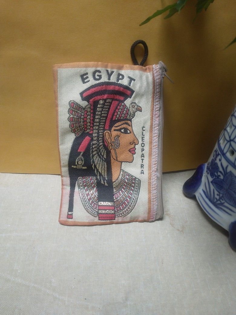 Cleopatra Coin Wallet W Zipper 4 Inches X 7 New