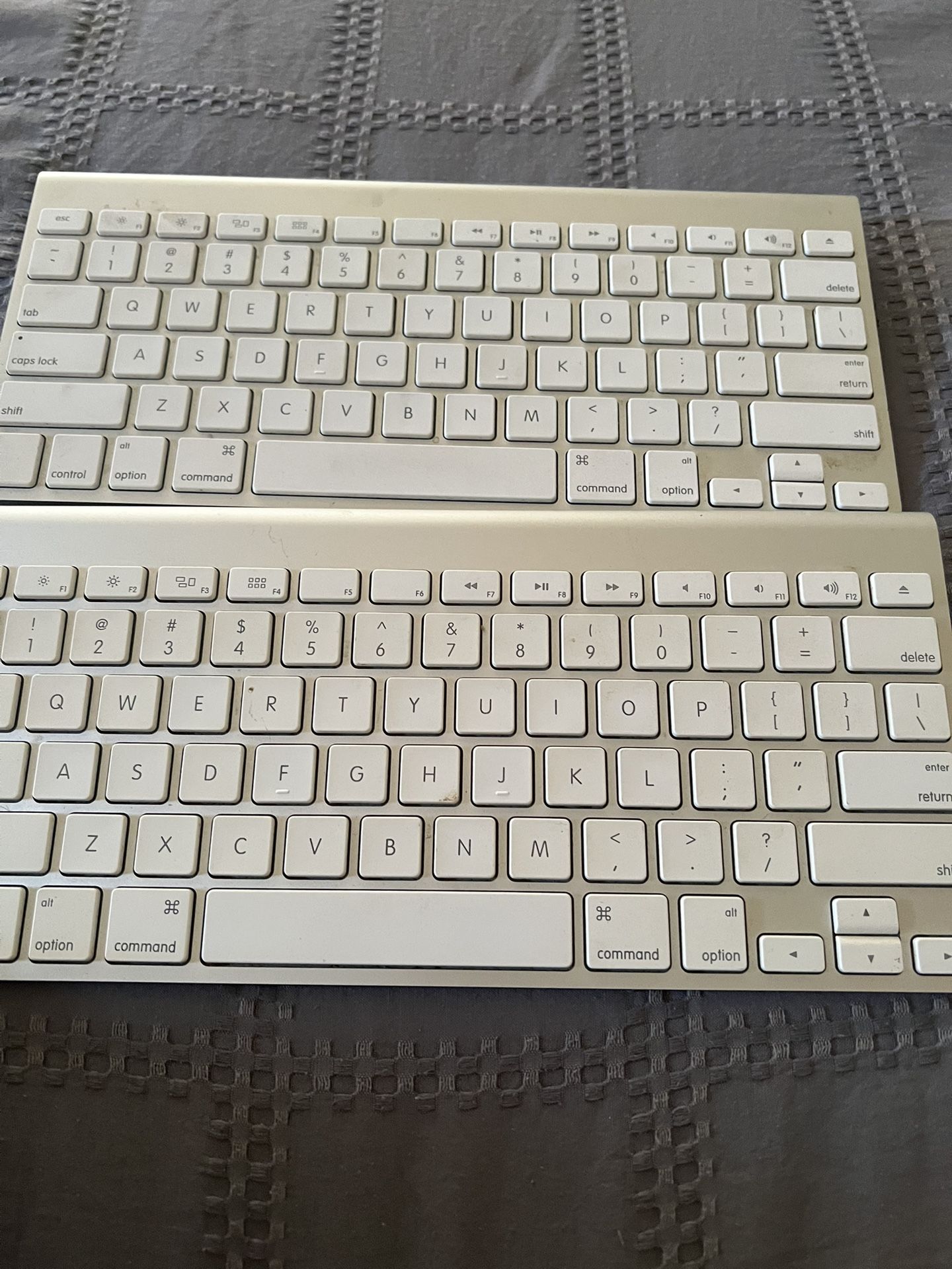 APPLE WIRELESS KEYBOARD