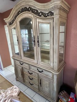 Dinning Room Credenza / Buffet