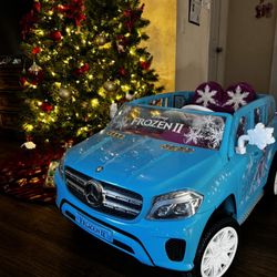 Frozen 2 Kids Power Wheel. 