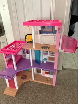 Barbie Malibu House