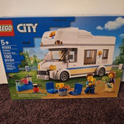 Lego Family Camper Van 60283.