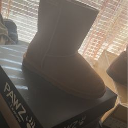 Pawz Boots Size 1 Girls