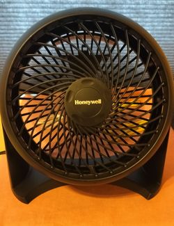 Honeywell tabletop cooling fan.