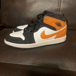 Jordan 1’s mid!