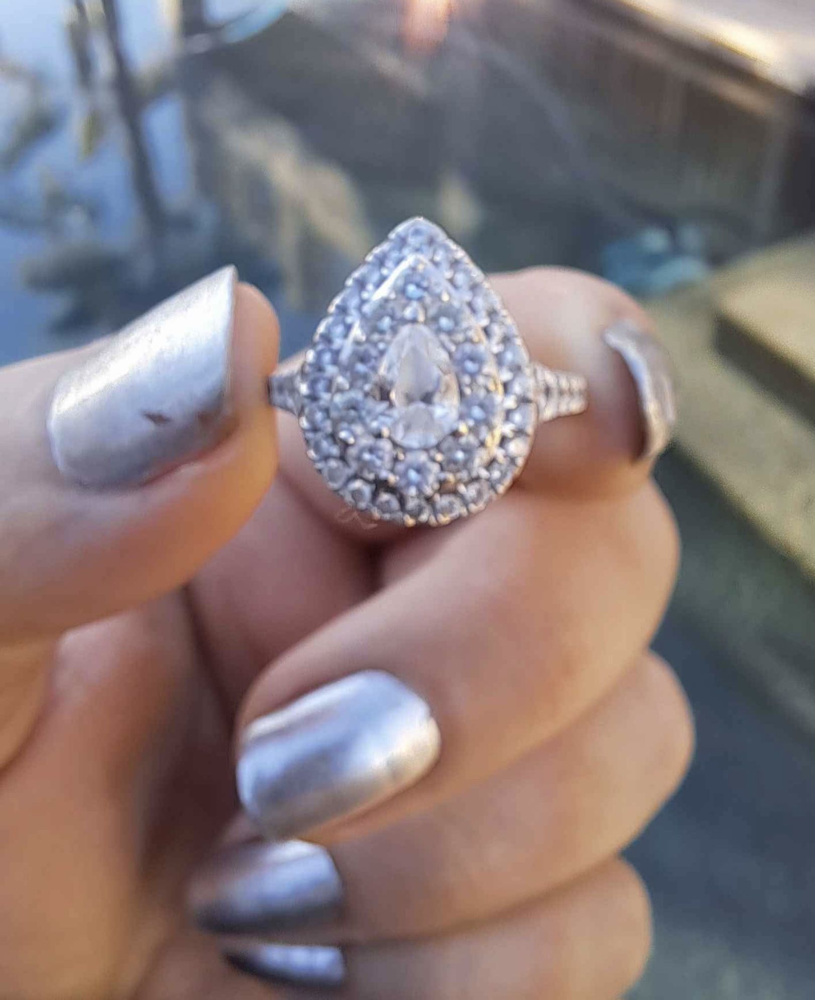 $5,000 At Zales Certified 1-1/3 Carat Natural VS2 Diamond Pear Engagement Ring