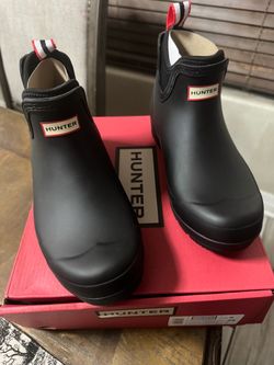 Hunter Chelsea Neoprene Boots in black, size US 7 #rainboots #waterproof