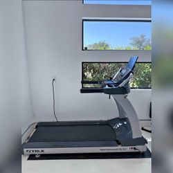 TRUE Fitness Performance 300 Treadmill - Very Good - 2017 – Austin, TX