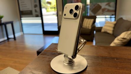 iPhone 17 pro Unlocked 256gb- Silver