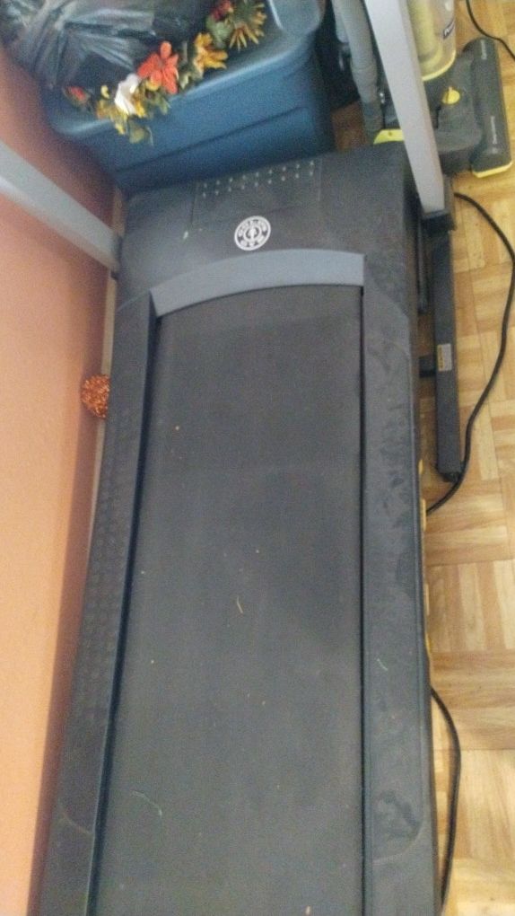 Golds Gym Treadmill 
