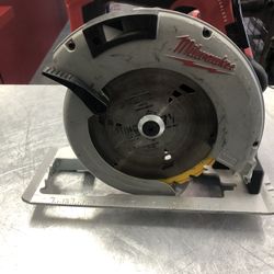 96091 Milwaukee 2631-20 7-1/4” Circular Saw  574195