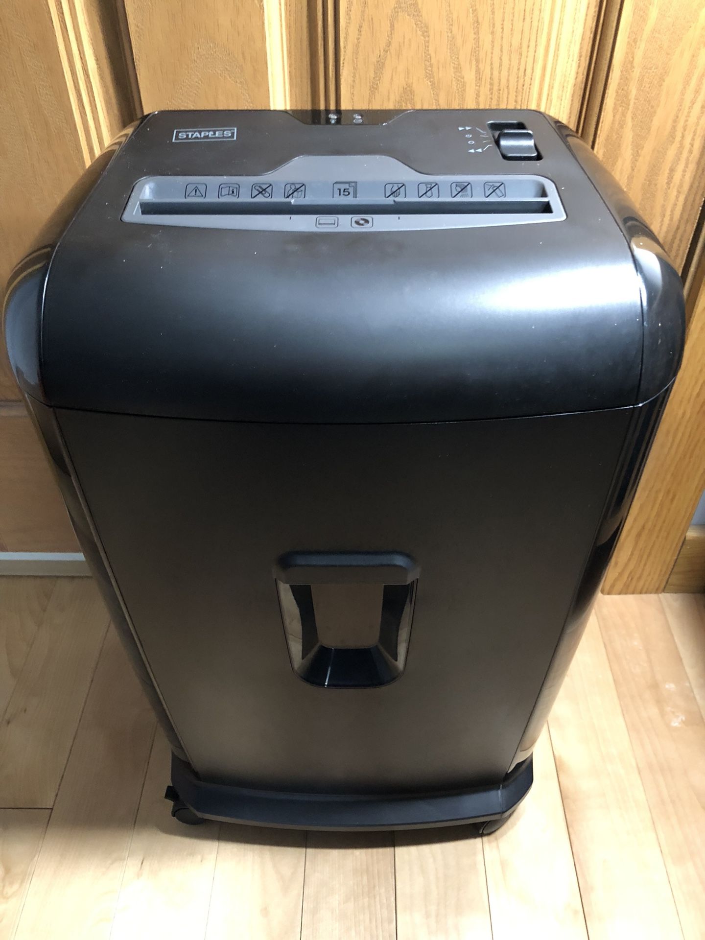 Staples 15-Sheet Cross-Cut Shredder Heavy Duty - SPL-TXC152A