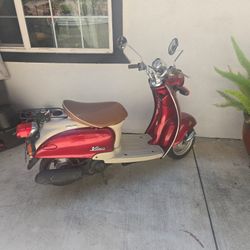 2002 Yamaha Scooter 