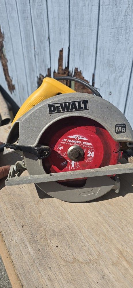 Corded Dewalt Circular Saw