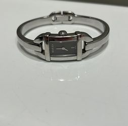 Authentic Gucci 6800L Series Silver Tone Stainless Steel Women's Watch 