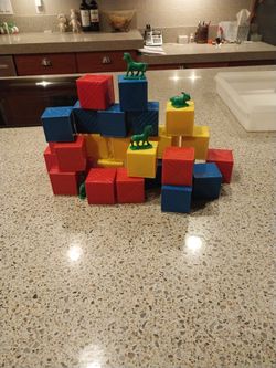 VTG Tupperware Block  (26) And Animals (29)ls