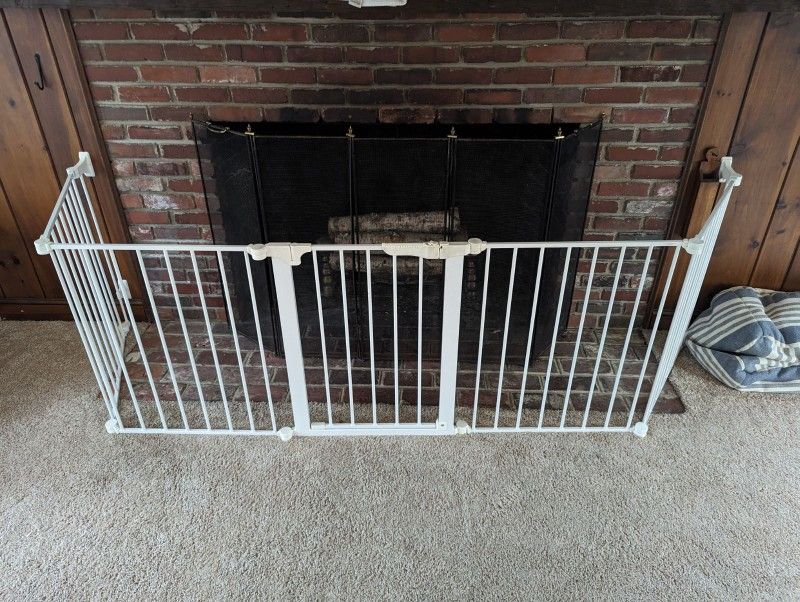 Adjustable Baby Gate
