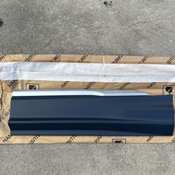 New 2020-2025 Audi Q7 Rear Left Lower Door Molding 4M0-853-969-M-GRU