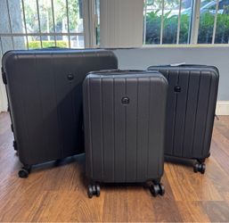 CLEARANCE 3-Piece Hardshell Spinner Luggage Set / NUEVO OFERTA Juego de Maletas SeissGear 3 piezas