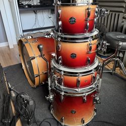 Gretsch Renown 5 Piece Drum Set