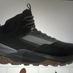 NEW TIMBERLAND BOOTS