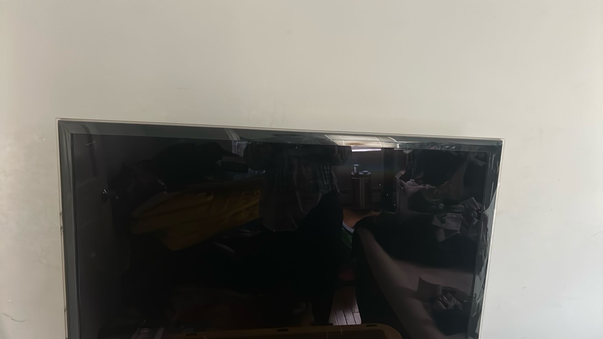 Older model Tv -XL