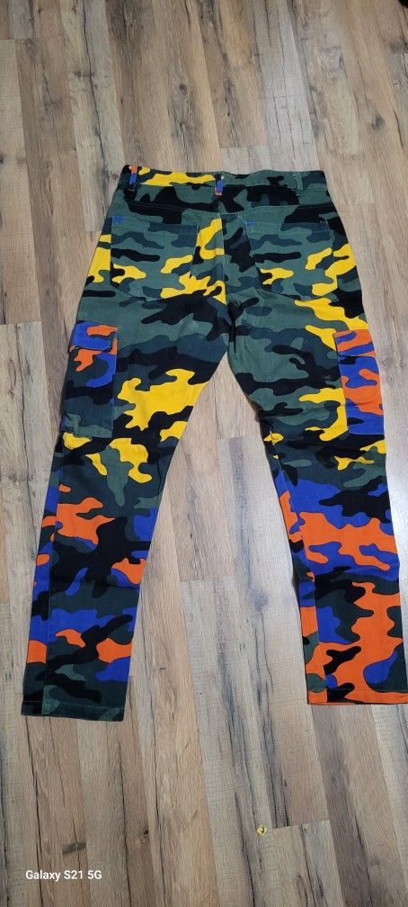 Forever 21 Camo Pants Size 33