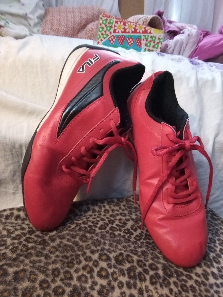 Men's Red Fila Tennis Shoes Size 7.5