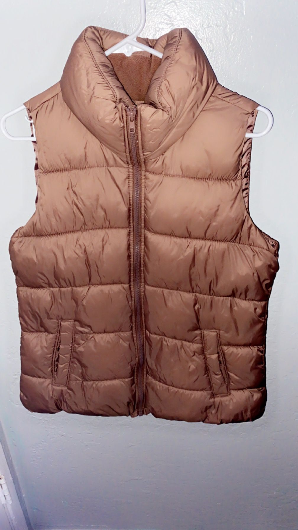 old navy puffer vest size small can fit med