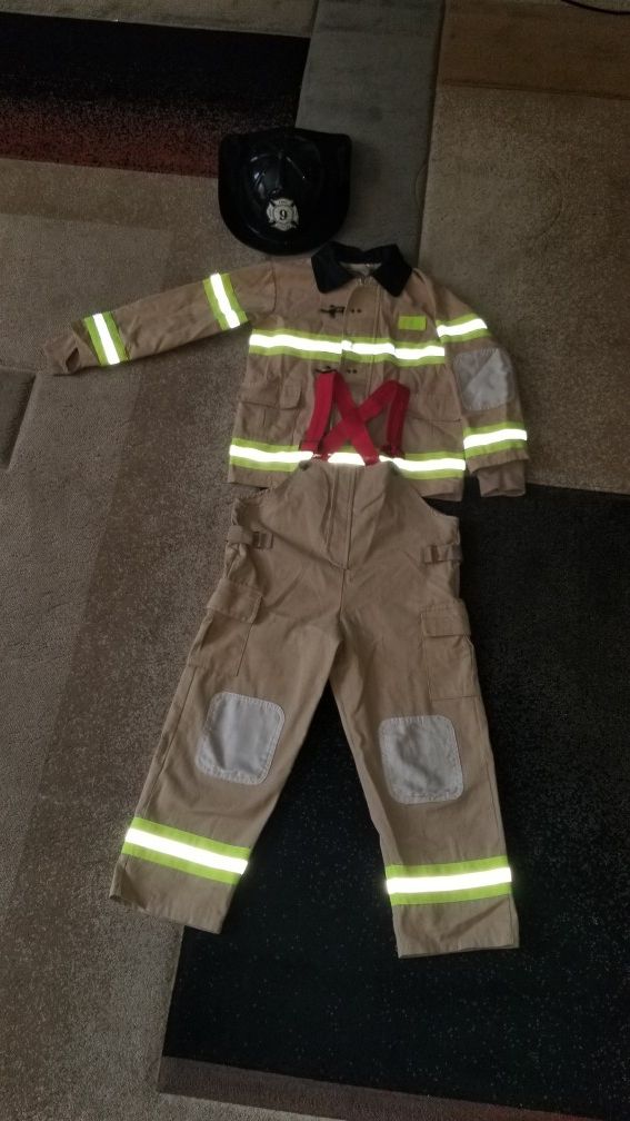 Firefighter costume w/suspenders and helmet size 5/6