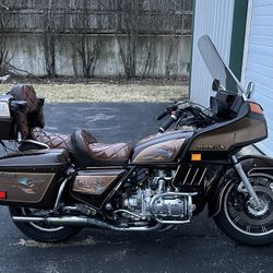 NOT RUNNING: 1983 Honda Gold Wing 1100 Aspencade with gorgeous Kafka pinstriping!