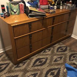 Dresser With 9 Drawers 
