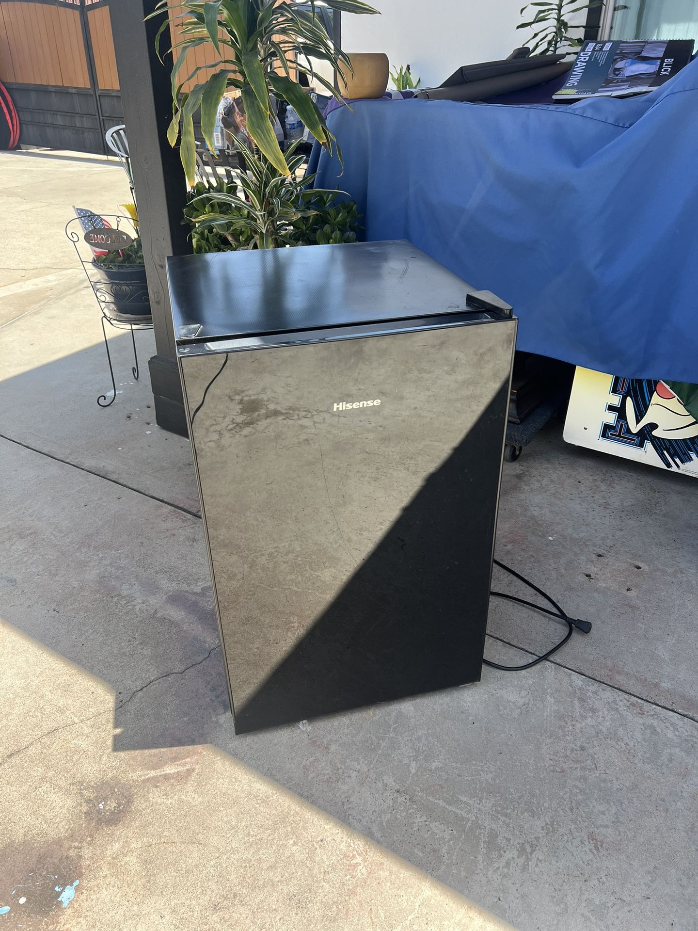 Mini Fridge- Hisense 