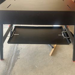 Grill Simple Table