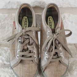 KEEN shoes Size 6