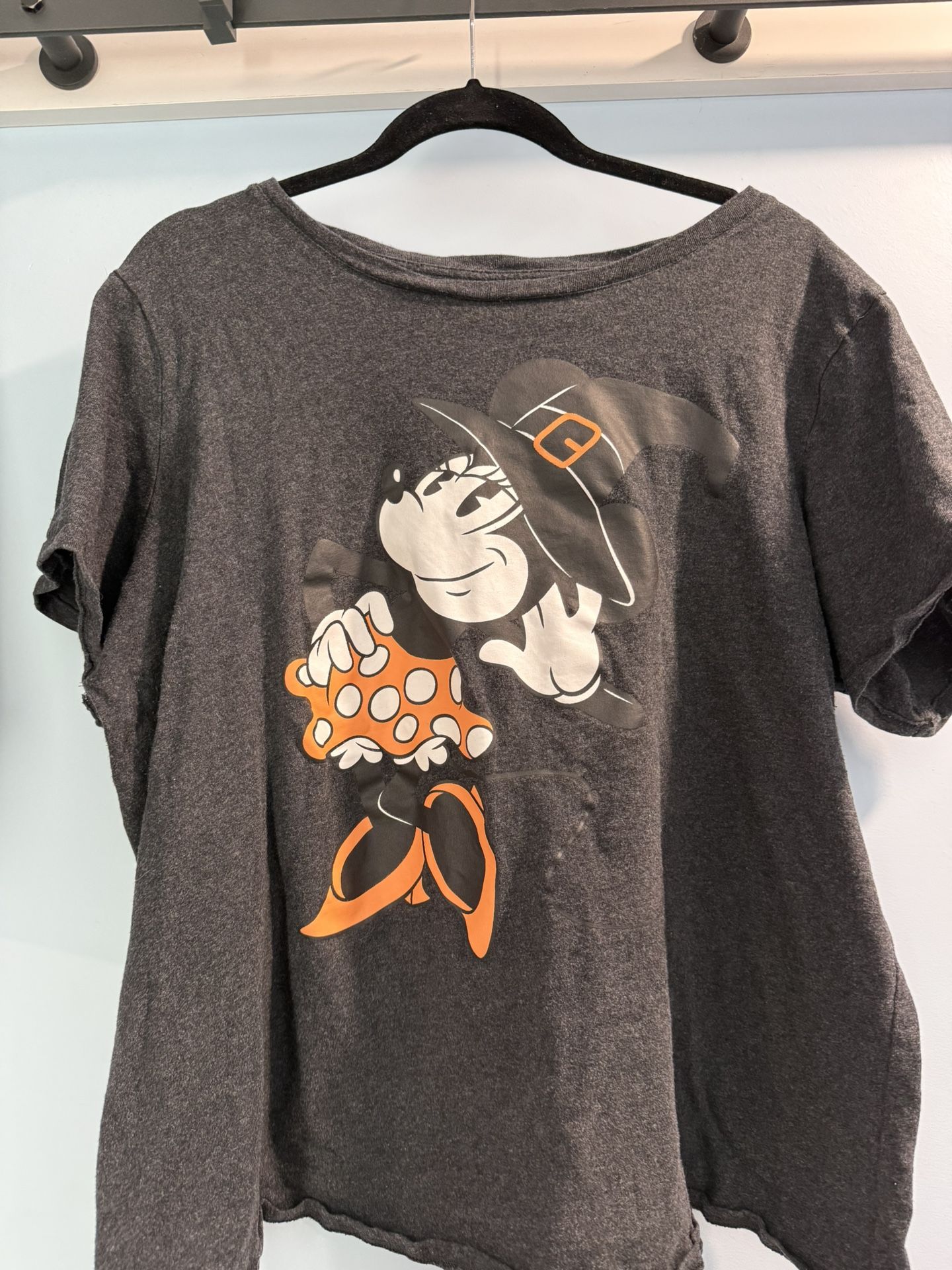 Disney’s Halloween Minnie Mouse Witch Women’s Size 1X T-Shirt