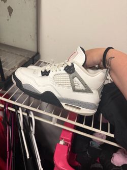 Size 5y size 6.5 women’s Jordan 4 worn twice with box need gone today