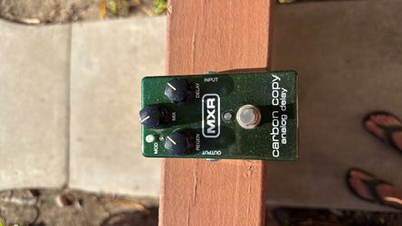 MXR 169 Carbon Copy Analog Delay effects pedal
