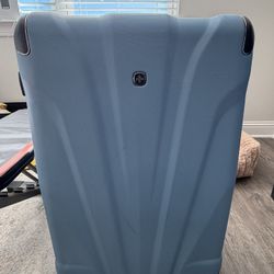 SwissGear Hard Shell Spinner Suitcase (Blue) - Great Condition 