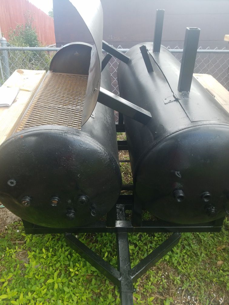 Commercial Grill / bbq smoker