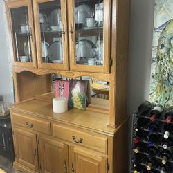 Oak China Cabinet With Mirror And Lighting
