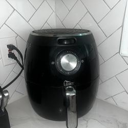 Large Air Fryer -LIKE NEW- OBO