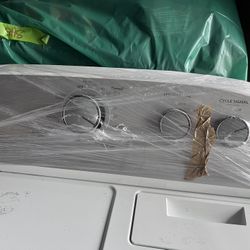 Whirlpool Washer And Dyer 