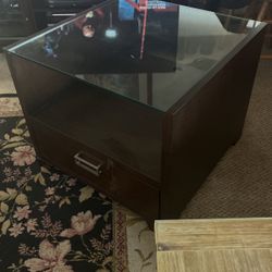 Se Regala Mueble Con Vidrio  Free Puedes Usarlo Para Poner TV 